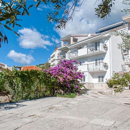 Apartments And Rooms Nikola Omiš Dış mekan fotoğraf
