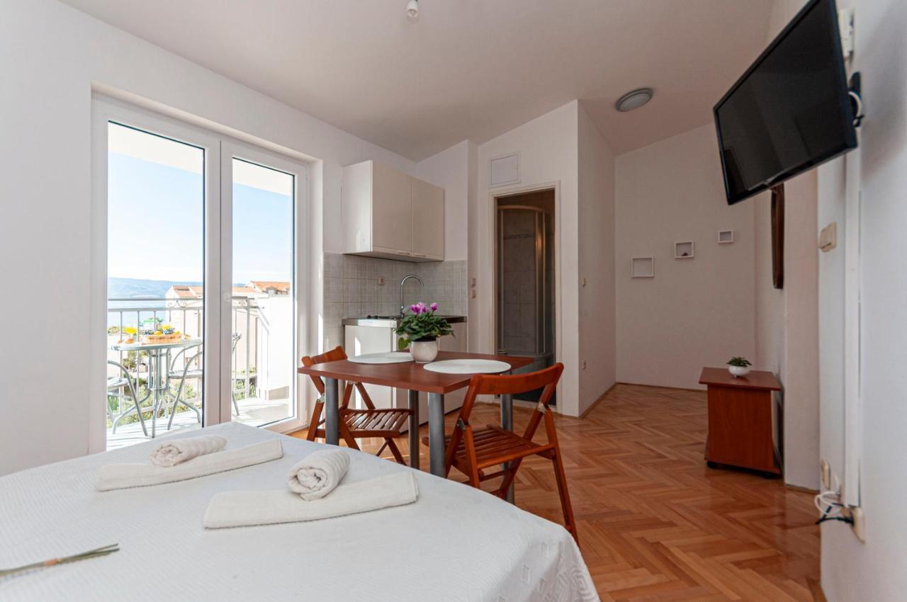 Apartments And Rooms Nikola Omiš Dış mekan fotoğraf