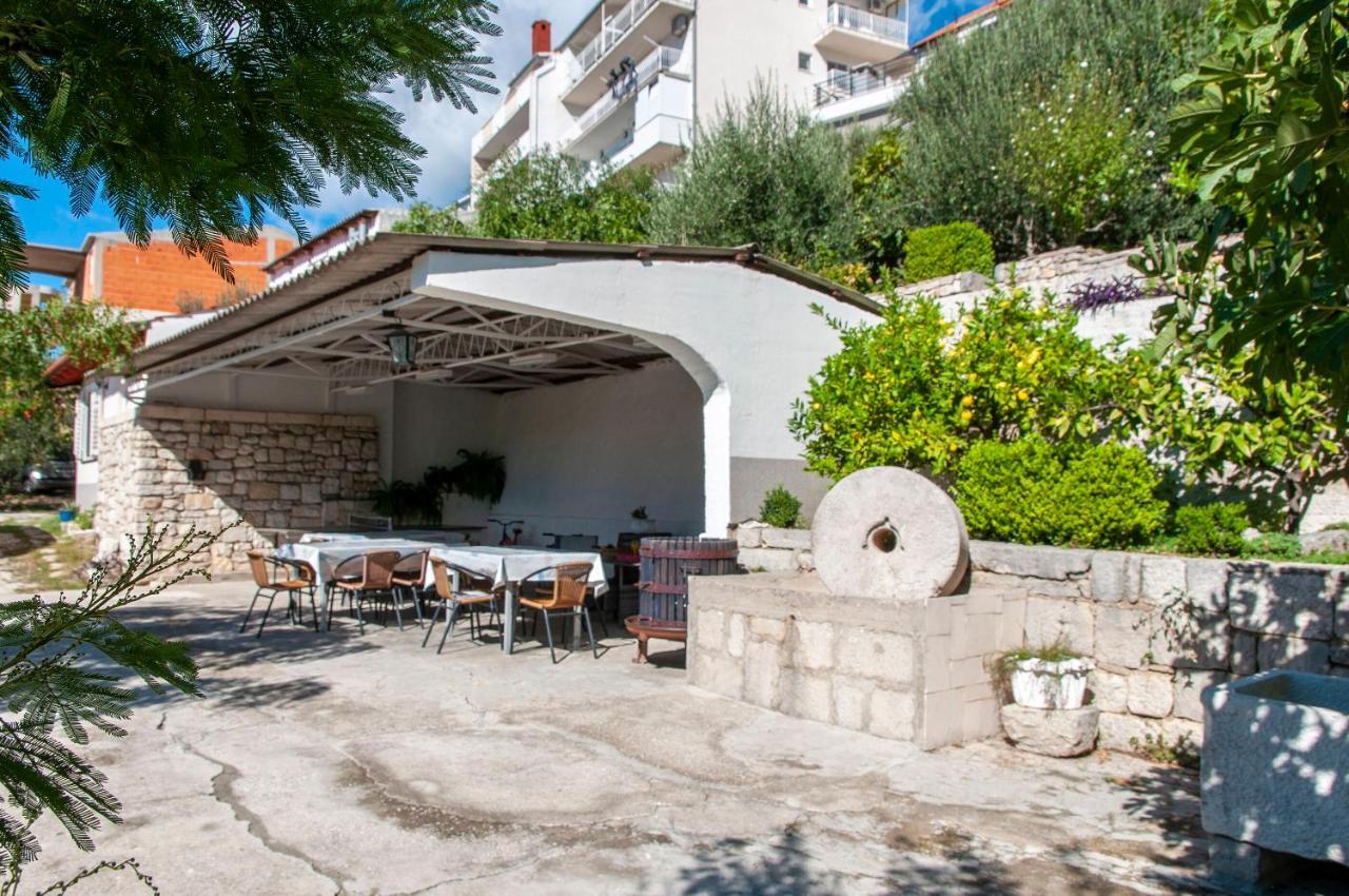 Apartments And Rooms Nikola Omiš Dış mekan fotoğraf