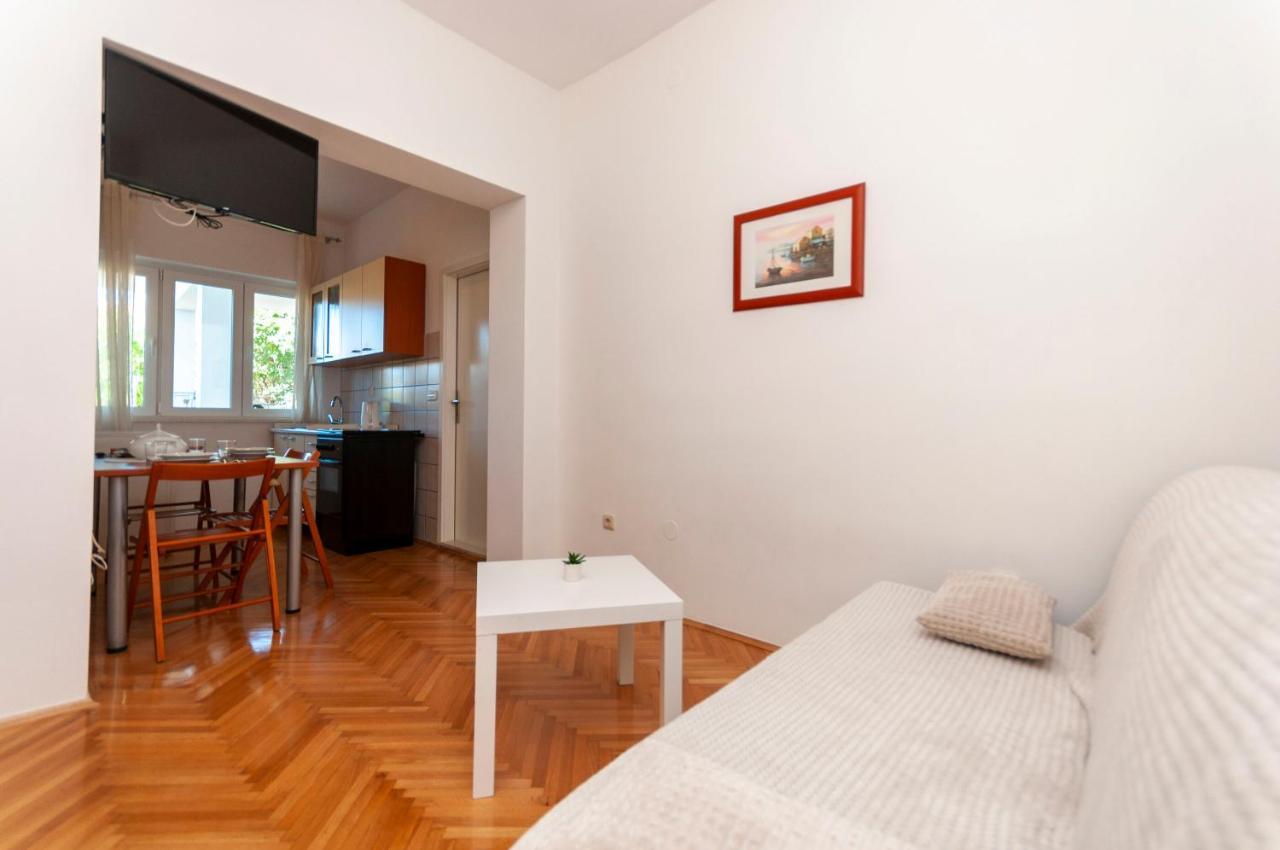 Apartments And Rooms Nikola Omiš Dış mekan fotoğraf