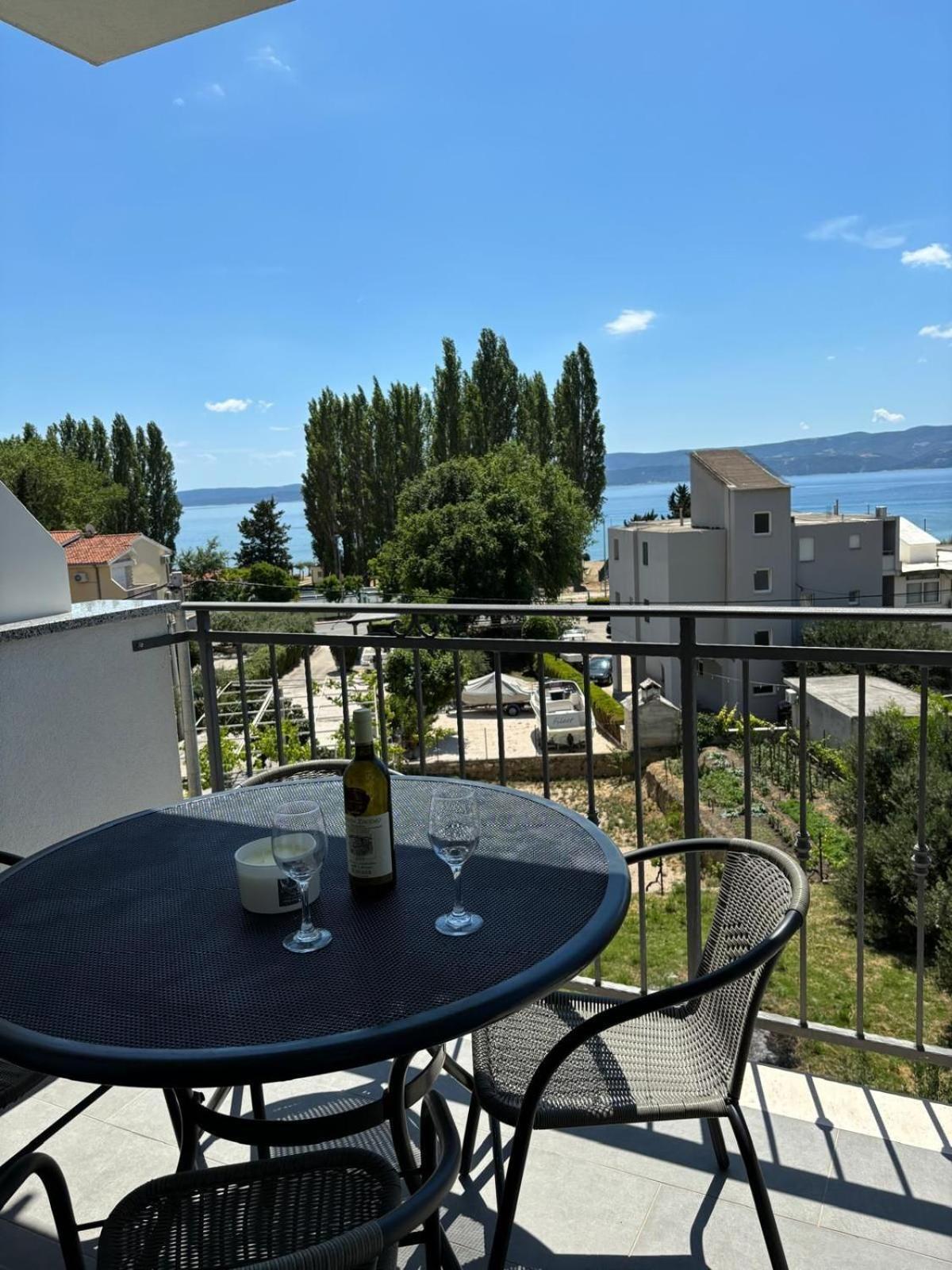 Apartments And Rooms Nikola Omiš Dış mekan fotoğraf